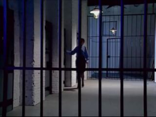 Wanita di rumah tahanan 1997 perancis padang rumput martini penuh video resolusi tinggi