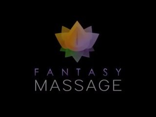 Nuru massage lid fantasie heet mam krijgt geolied en facialed