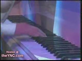 Piano lesbisk feminine